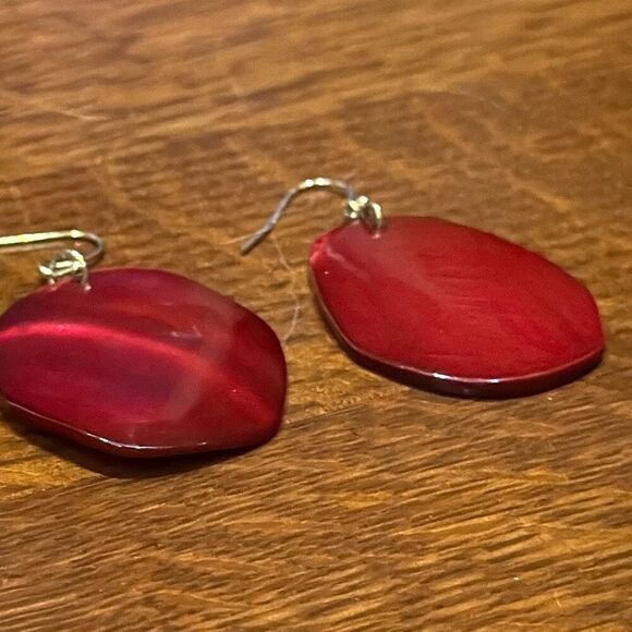 Vintage Artesian Bohemian Red Shell Drop Hook Earrings - Picture 4 of 13